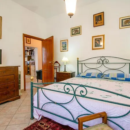 Altido Lovely 2-Br House With Private Garden In Siena