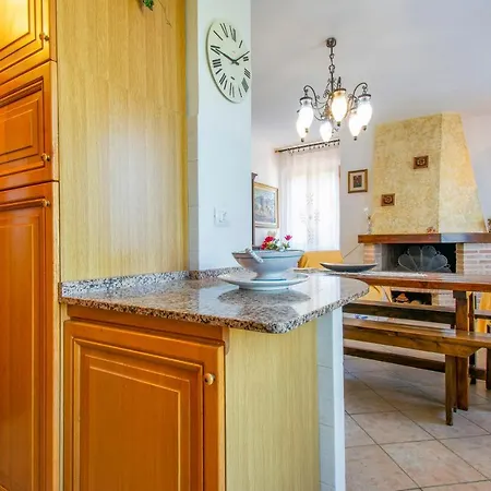 Altido Lovely 2-Br House With Private Garden In Siena Feriehus *