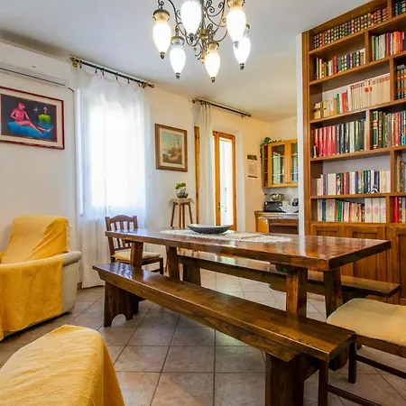 Altido Lovely 2-Br House With Private Garden In Siena *
