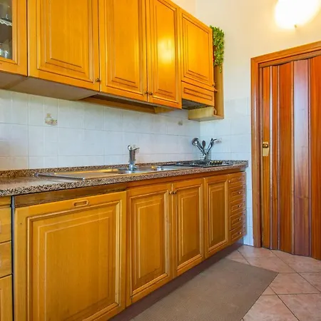 Altido Lovely 2-Br House With Private Garden In Siena Feriehus