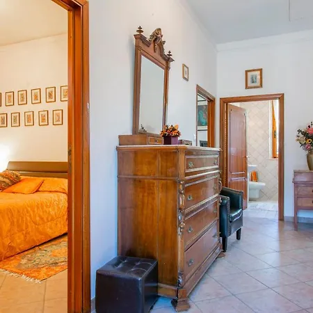 Altido Lovely 2-Br House With Private Garden In Siena Holiday home Siena